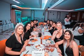 Pista de baile y DJ Sala Ayode