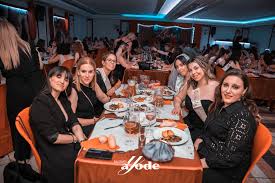 Grupo de despedida en Sala Ayode