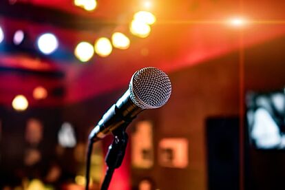 Tardeo con karaoke en Córdoba para despedidas